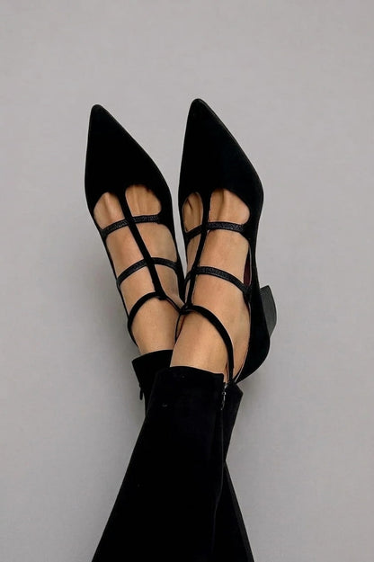Giulia | Zapatos de salón con punta y tiras elegantes