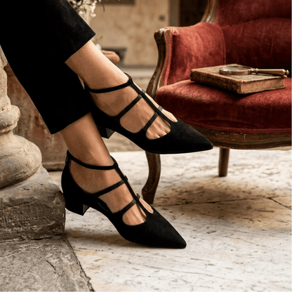 Giulia | Zapatos de salón con punta y tiras elegantes